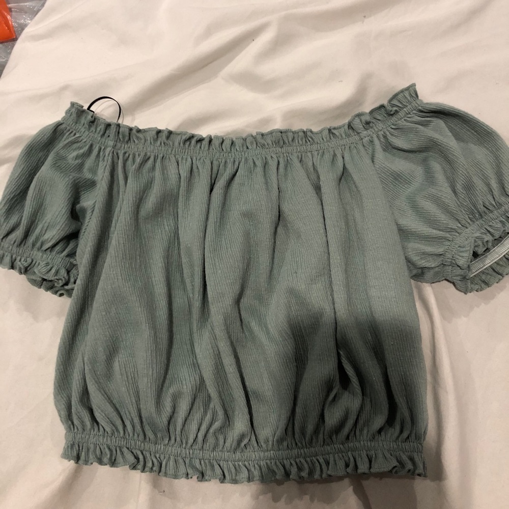 f21 green off the shoulder! size xs